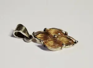 Nieuwe zilveren hanger met facet geslepen citrien edelsteen, kopen? Bied vanaf 65!