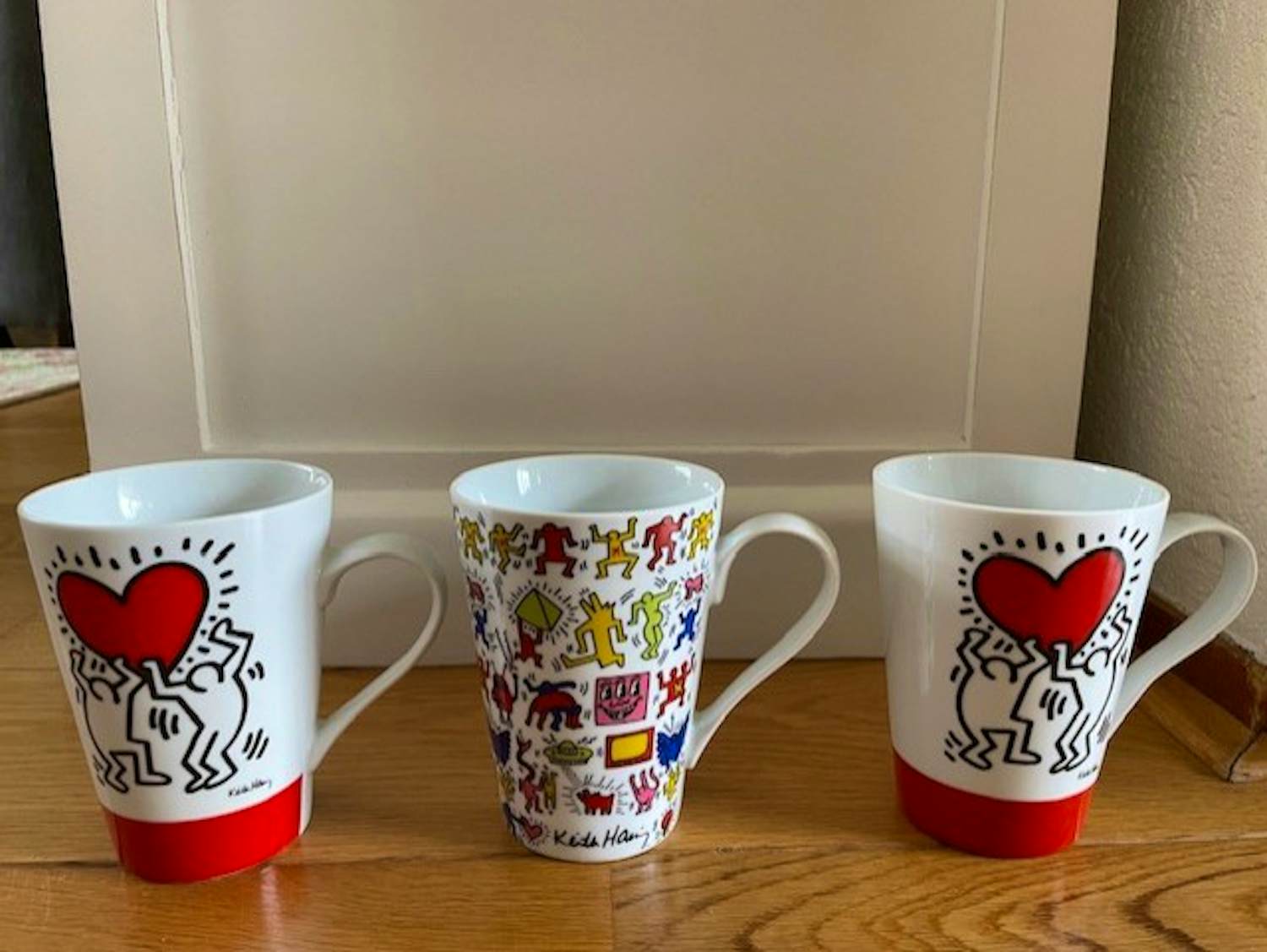 Keith Haring - 3 bekers van Keith Haring verkocht voor € 30!