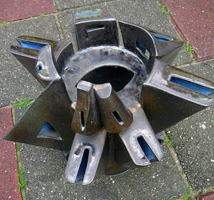 Niet of onleesbaar gesigneerd - Abstract plastiek -1979- kopen? Bied vanaf 100!