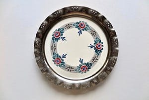 Niet of onleesbaar gesigneerd - Art deco Dienblad - Fraai uitgesneden Sierrand en Floraal decor kopen? Bied vanaf 1!