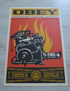 AcheterShepard Fairey - PRINT AND DESTROY - gesigneerd? Enchérissez de 1!