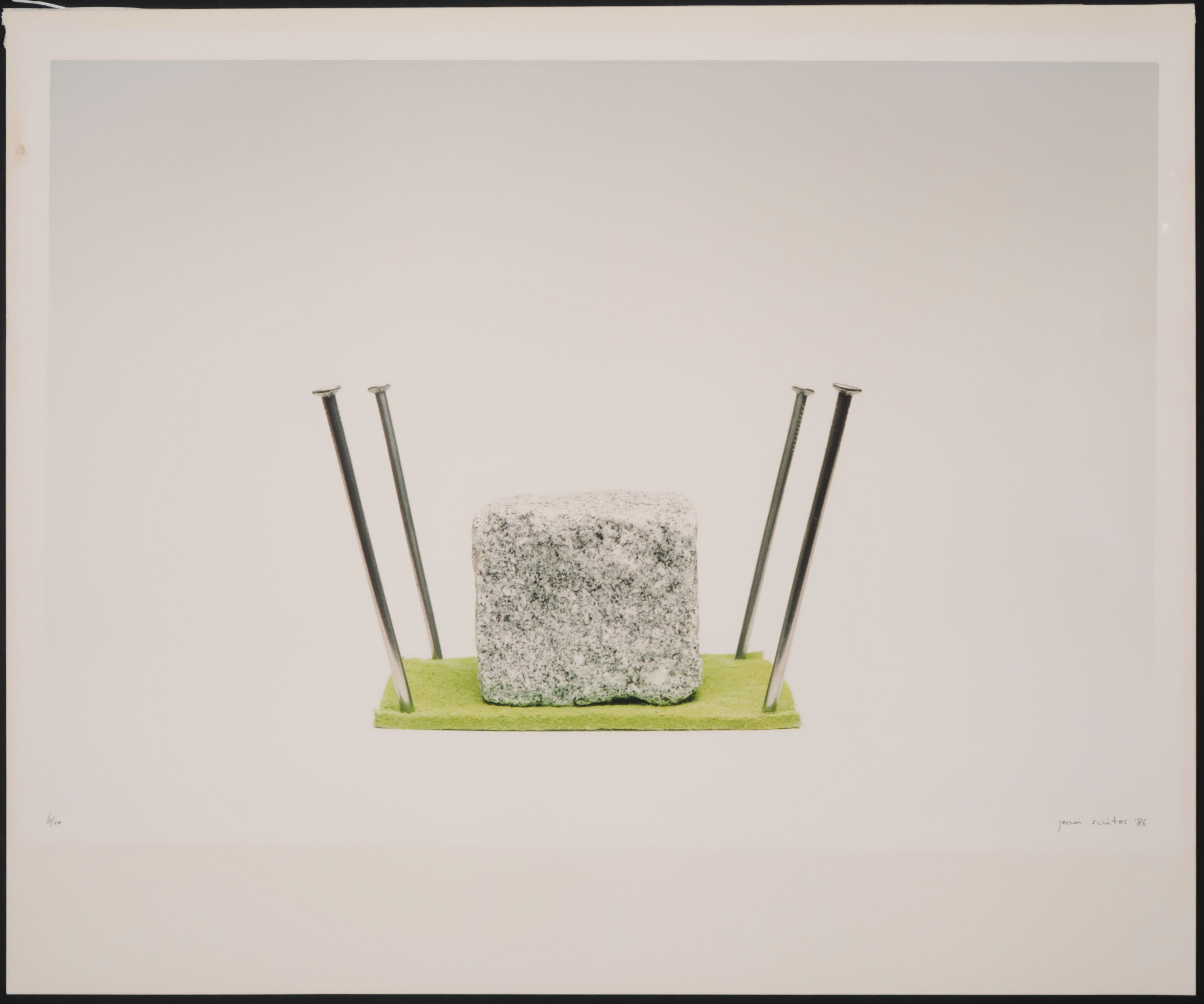 Jean Ruiter - C-print, Steen spijkers vilt kopen? Bied vanaf 1!