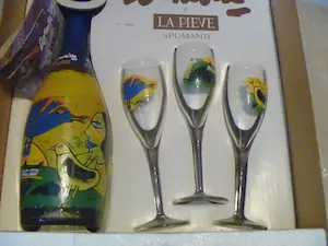 Corneille - fles la Pieve Spumanti met 3 flutes in originele doos kopen? Bied vanaf 69!