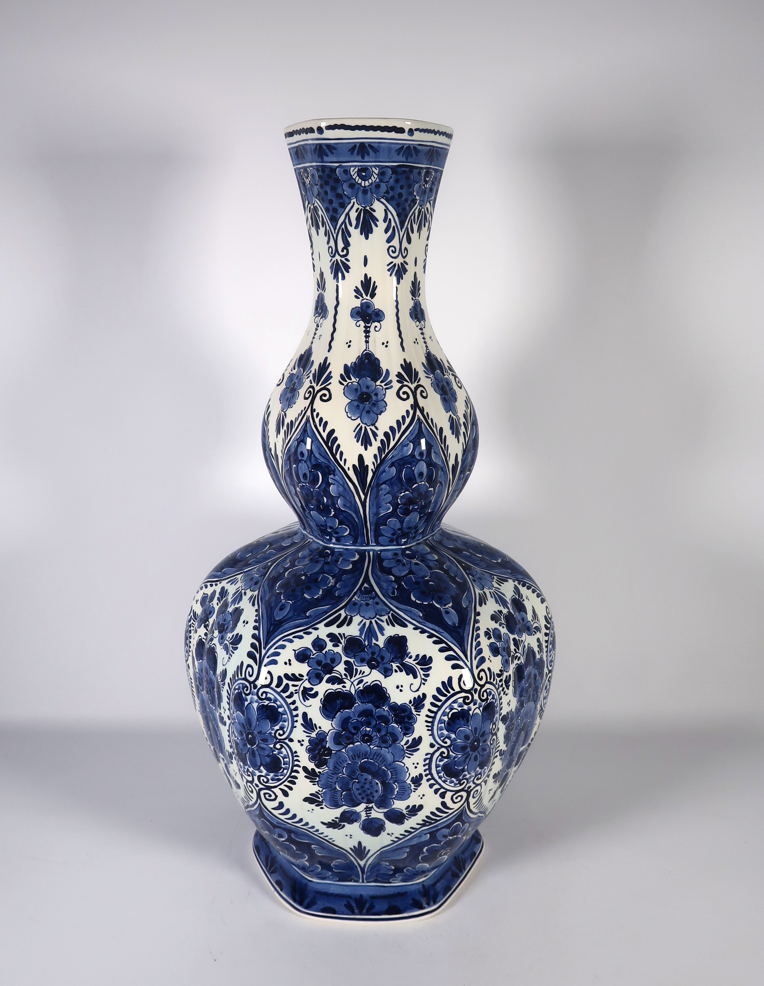 Keramiekfabriek Velsen - Aardewerk, Vaas (Zeer groot) kopen? Bied vanaf 50!