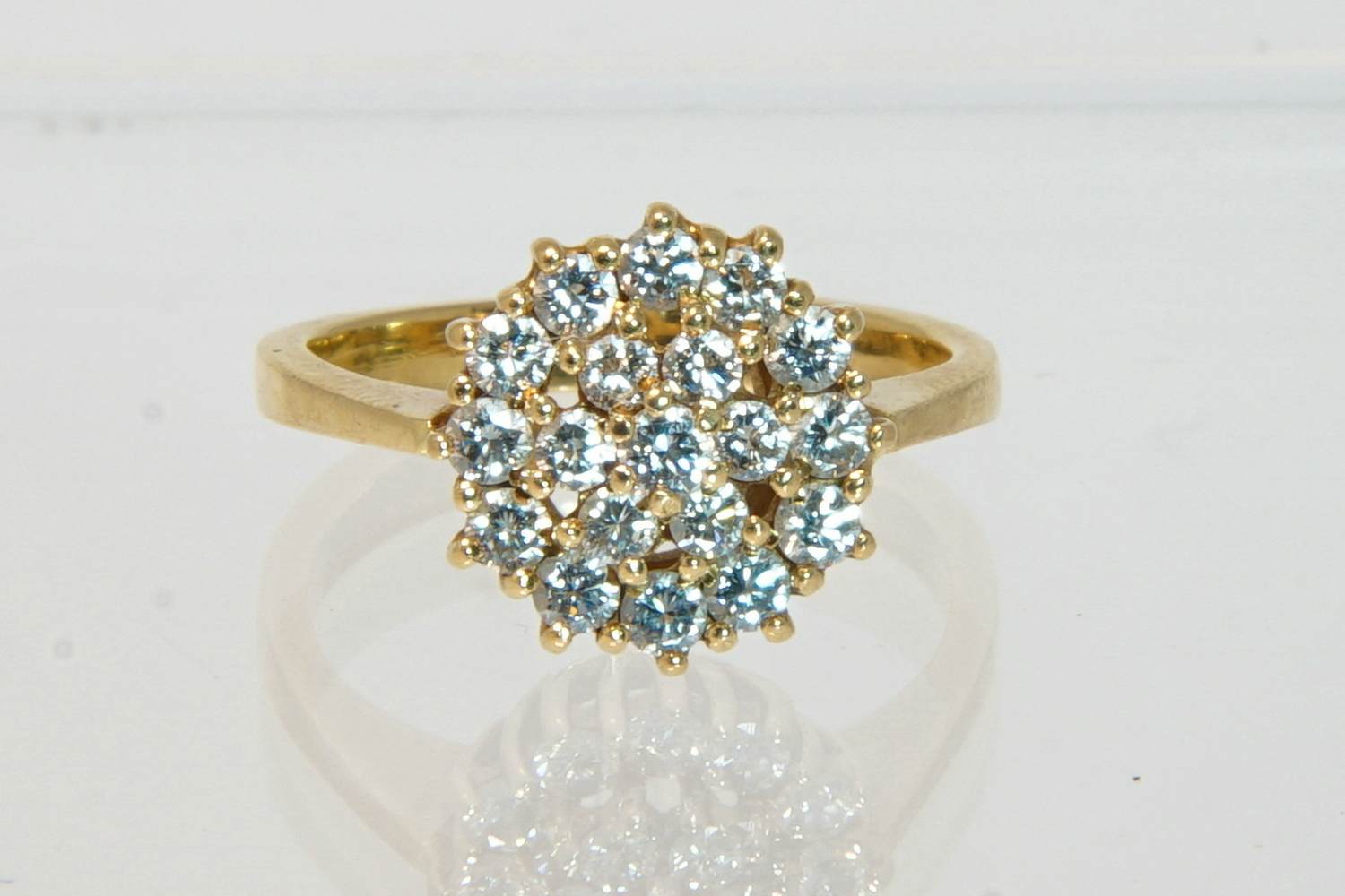 12- Charmante 18 Krt geel-gouden rozet ring met 19 briljanten (0.65ct) diamant verkocht voor € 600!