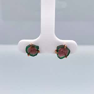 14kt gouden handgemaakte oorstekers met watermeloen toermalijn, 1,10 gr verkocht voor € 80!