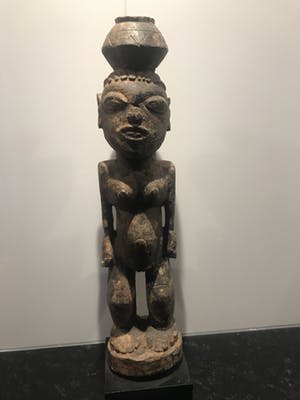 Niet of onleesbaar gesigneerd - Lobi vrouwelijk figuur kopen? Bied vanaf 10!