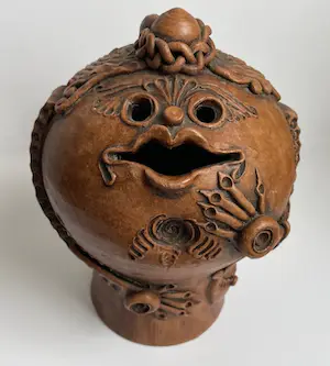 Niet of onleesbaar gesigneerd - Kunst aardewerken fantasie figuur - Volkskunst kopen? Bied vanaf 1!