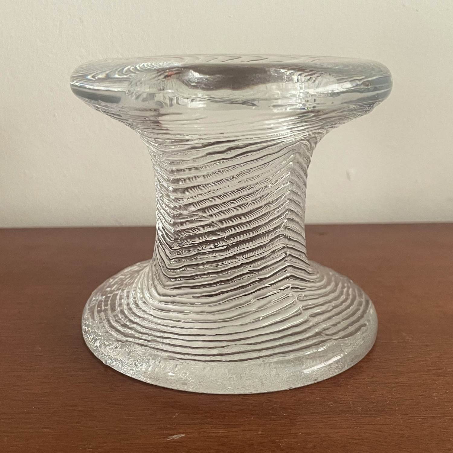 Kosta Boda - Vintage glazen kandelaar ontwerp Rolf Sinnemark verkocht voor € 20!