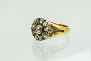 1920 - Charles Green & Son Ltd - Antieke 9krt goud & diamant 1.50ct cluster ring verkocht voor € 230!
