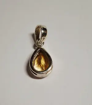 Nieuwe zilveren hanger met facet geslepen citrien: gele edelsteen kopen? Bied vanaf 65!