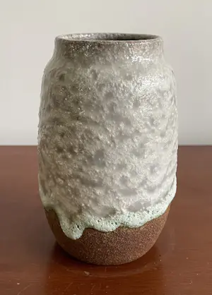 De Steenuil - Vintage bruisglazuren vaasje kopen? Bied vanaf 20!