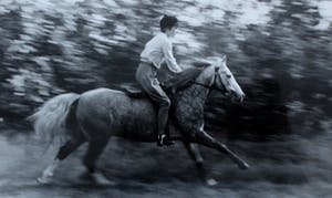 Aart Klein - foto: meisje op paard kopen? Bied vanaf 49!