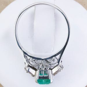 Platinum - Ring - 0.92 ct Emerald - Diamond kopen? Bied vanaf 550!