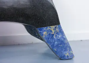 Jos Kuppens - Zwaar beeld van graniet en sodaliet, Geabstraheerd dierfiguur kopen? Bied vanaf 1000!