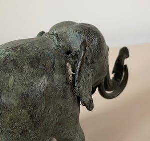 Niet of onleesbaar gesigneerd - Bronzen beeld van een Indische Olifant kopen? Bied vanaf 1!