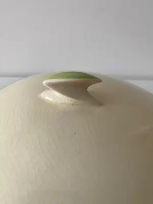 Plateelbakkerij Zuid-Holland - Leen Muller ; Zeldzame art deco dekschaal Vermu 1931/1940 kopen? Bied vanaf 30!