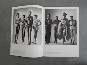 Rineke Dijkstra - en anderen - 20 Grote Fotografen - Uitgave Volkskrant 2011 - 45 x 33 x 11 cm kopen? Bied vanaf 50!