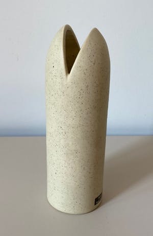Peter Selhorst - Creme en vanille keramisch design vaasje kopen? Bied vanaf 1!