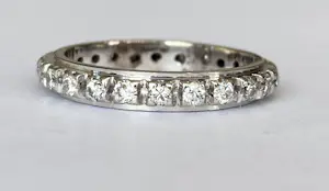 Acheter18 kt witgouden alliance ring met diamanten ca 0,70 crt? Enchérissez de 750!