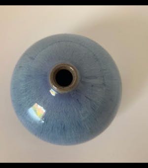 Niet of onleesbaar gesigneerd - Bolvormig vaasje kopen? Bied vanaf 10!