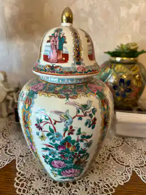 AcheterAige Xie - Chinese vazen? Enchérissez de 50!