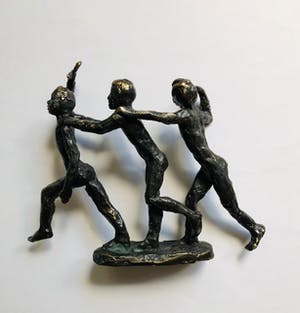 Astrid Veldhuyzen-Koppen - Spelende kinderen - Beeld Brons kopen? Bied vanaf 1!