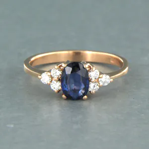 18k gouden ring bezet met een saffier tot. 0,90ct en briljant geslepen diamant kopen? Bied vanaf 450!