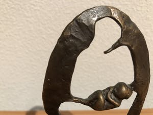 Brons (Onbekend) - Modern bronzen beeld van "MOEDER MET BABY " kopen? Bied vanaf 50!