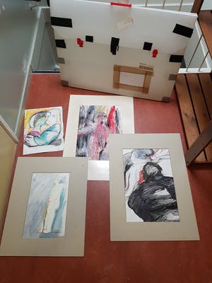 Niet of onleesbaar gesigneerd - 2 grote mappen met veel (studie) materiaal van onbekende kunstenaar. kopen? Bied vanaf 1!