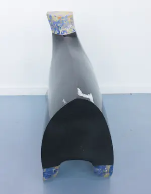 Jos Kuppens - Zwaar beeld van graniet en sodaliet, Geabstraheerd dierfiguur kopen? Bied vanaf 1000!