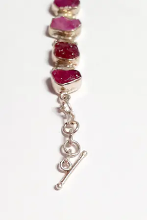 rode ruwe robijn designerarmband, kopen? Bied vanaf 65!