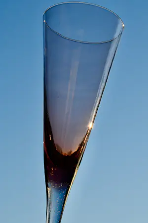 Niet of onleesbaar gesigneerd - 6 Zeldzame, vintage, mondgeblazen, gekleurde Art Deco Champagneglazen kopen? Bied vanaf 1!