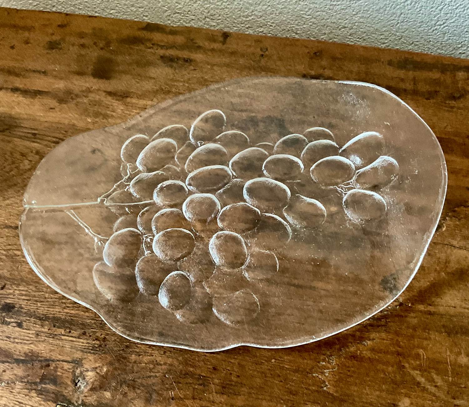Kosta Boda - Glazen schaal met druiventros, design Ann Warff kopen? Bied vanaf 25!