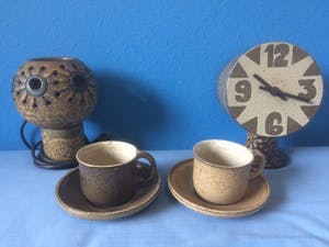 Hannie Mein - Klok, lamp en twee kop en schotels jaren 70/80 kopen? Bied vanaf 45!