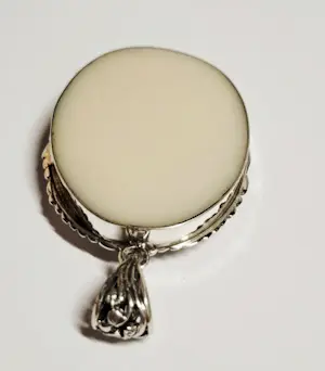 Nieuwe zeldzame zilveren hanger met parelmoer, met een zilveren Chinese draak kopen? Bied vanaf 75!