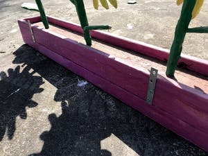 Peter Bastiaanssen - Zonnebloemen in Roze Bak - Hout kopen? Bied vanaf 1!