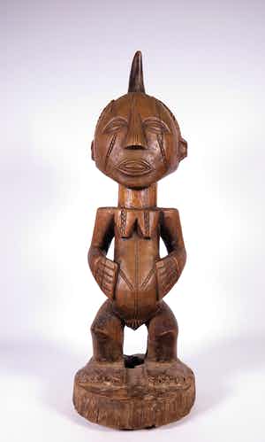 Tabwa - Hout, Gehurkt vrouwenfiguur verkocht voor € 1!