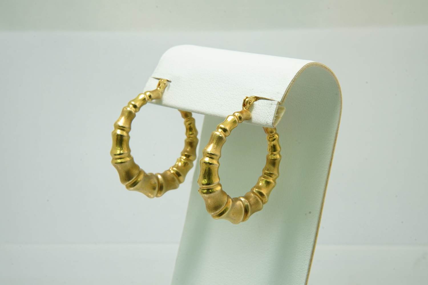 33- Groot paar 14 karaats geel gouden oorclips - bamboe model kopen? Bied vanaf 140!