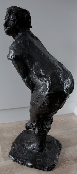 Hans Bayens - Bronzen beeld: Buigende vrouw kopen? Bied vanaf 1499!