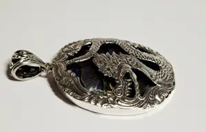 Nieuwe zeldzame zilveren hanger abalone, parelmoer, met een  Chinese draak kopen? Bied vanaf 75!