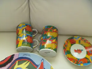 Corneille - groot kavel met grote schaal , kopjes en bordjes kopen? Bied vanaf 50!