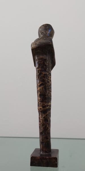 Brons (Onbekend) - gehamerd bronzen beeld, innige omhelzing kopen? Bied vanaf 35!