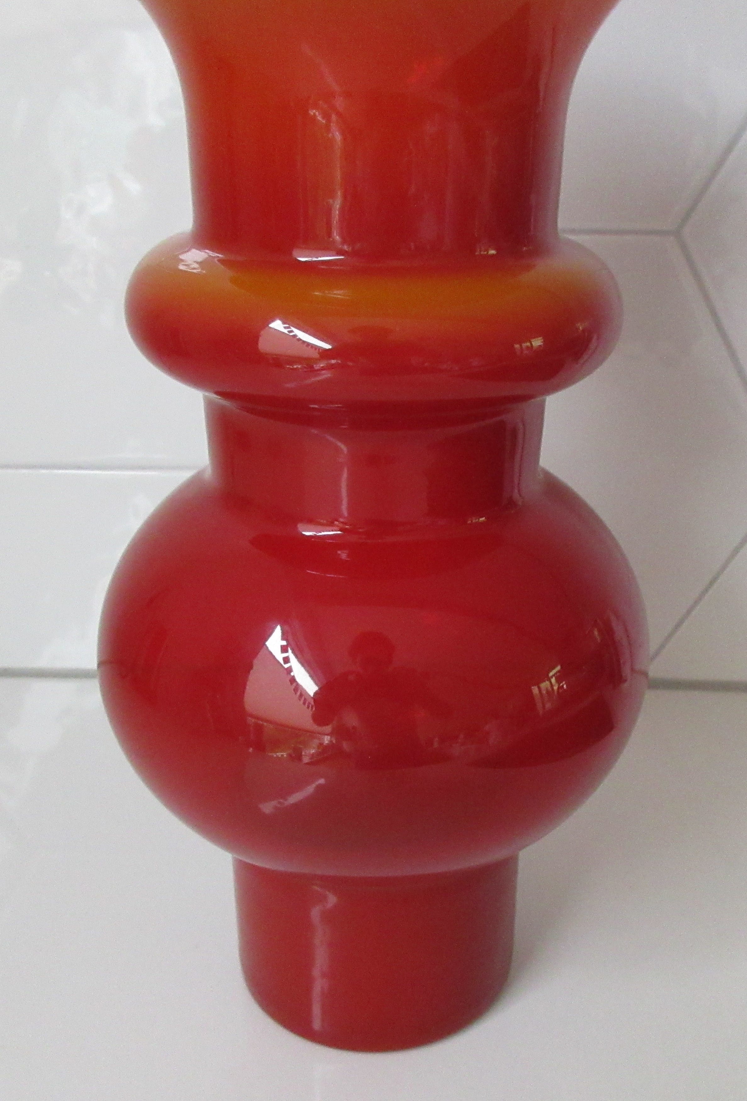 Empoli Glas - Sixties cased rood-oranje hand geblazen vaas kopen? Bied vanaf 34!