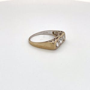 18K Goud - handgemaakte witgouden ring met 3 roosgeslepen diamanten. maat 52,5(16,75) 2,29g kopen? Bied vanaf 200!