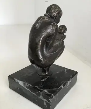 Corry Ammerlaan - Sculptuur “ MOEDER EN KIND “ kopen? Bied vanaf 1!