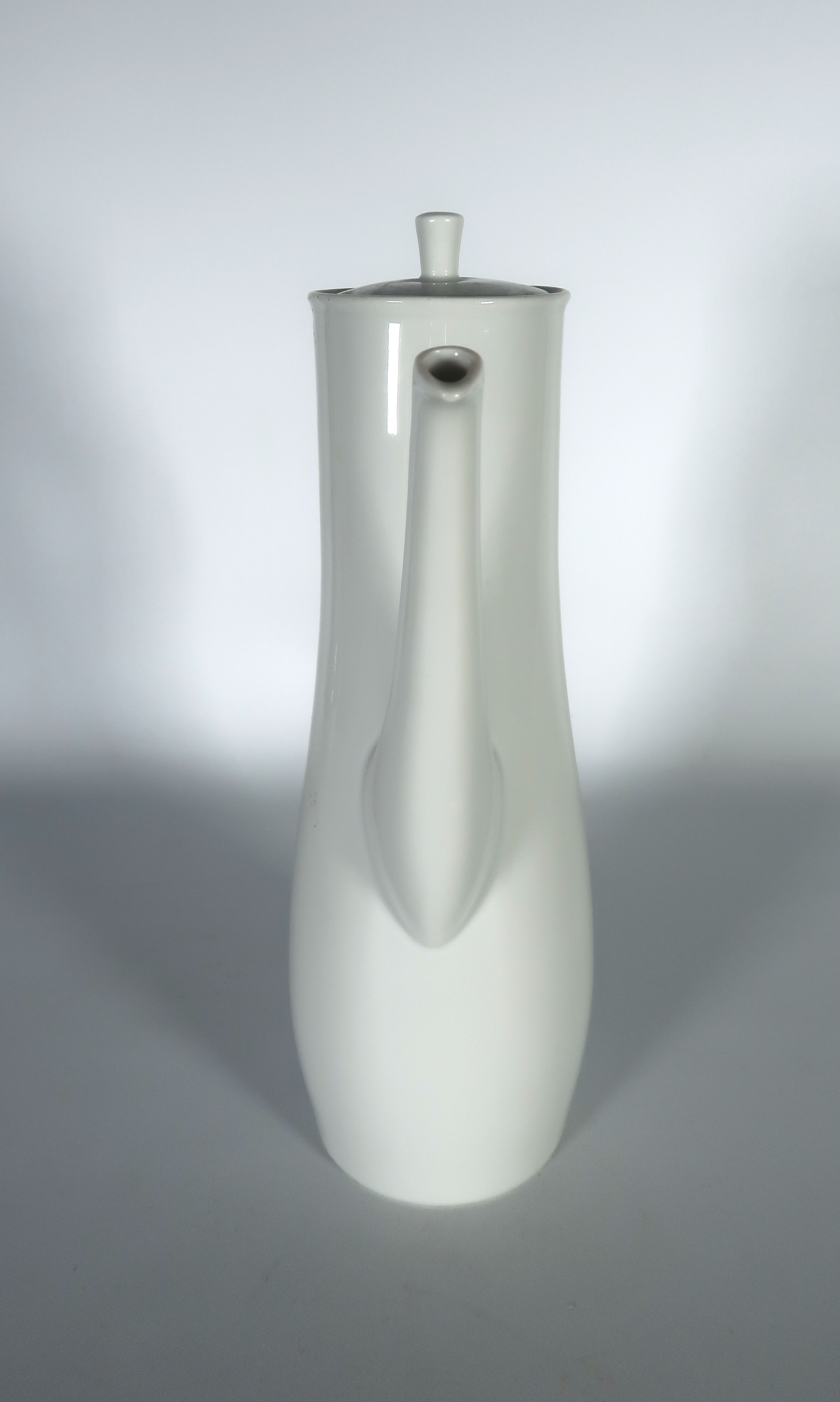 N.V. Porselein- en Tegelfabriek Mosa - Porselein, Koffiepot met roomstel ''Noblesse'' kopen? Bied vanaf 15!