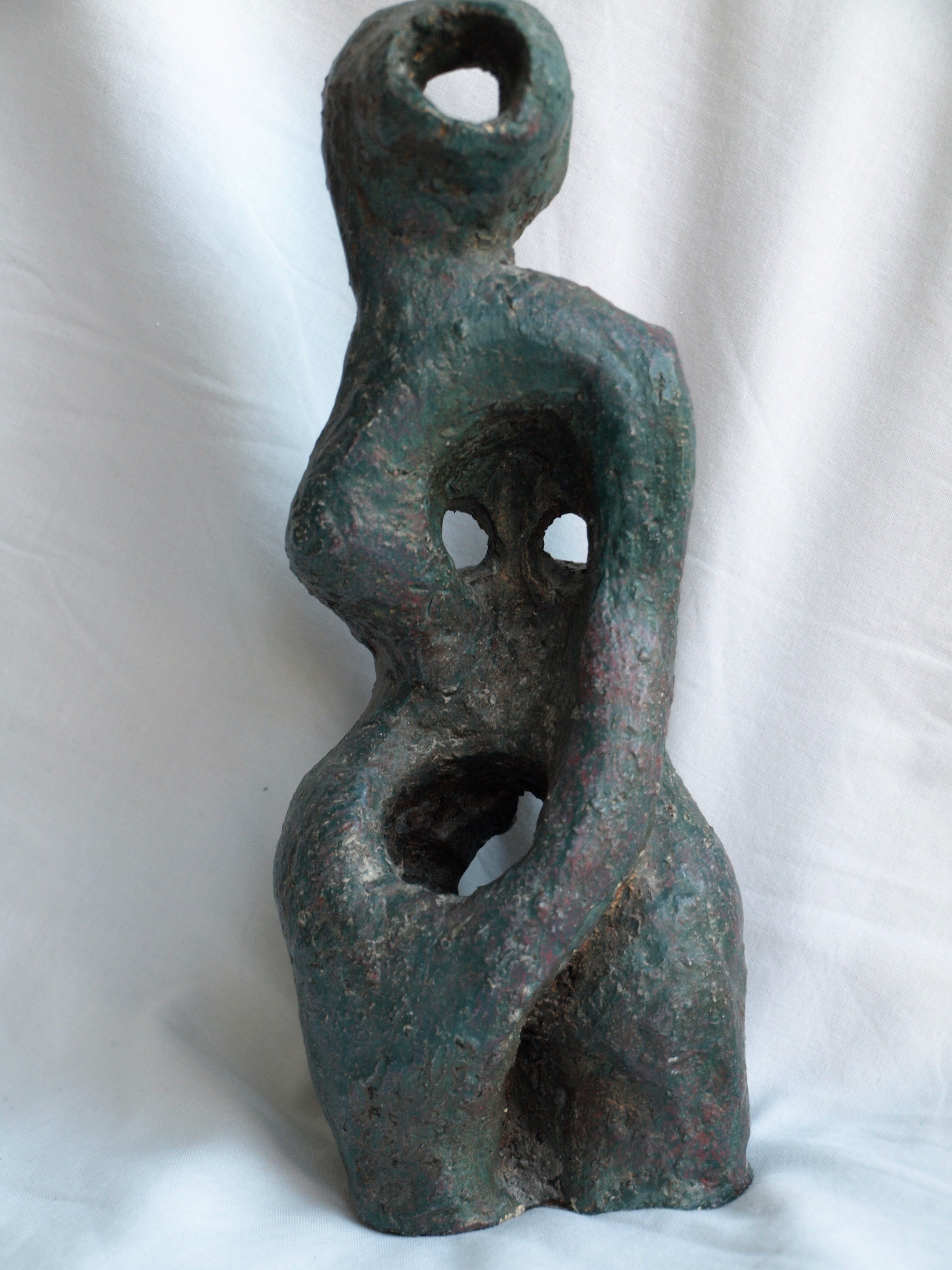 Klaas Pijlman - Sculpture , Madonna – Chamotte / Aardewerk – ca 1970 kopen? Bied vanaf 75!