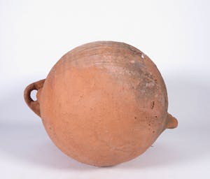 Peter von Hartsvelt Müller - Aardewerk, Terracotta mezenpot (Groot) kopen? Bied vanaf 1!