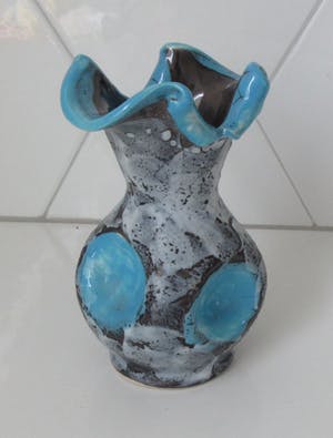 Vallauris Keramiek - Twee Sixties lichtblauwe Fatlava vaasjes kopen? Bied vanaf 1!